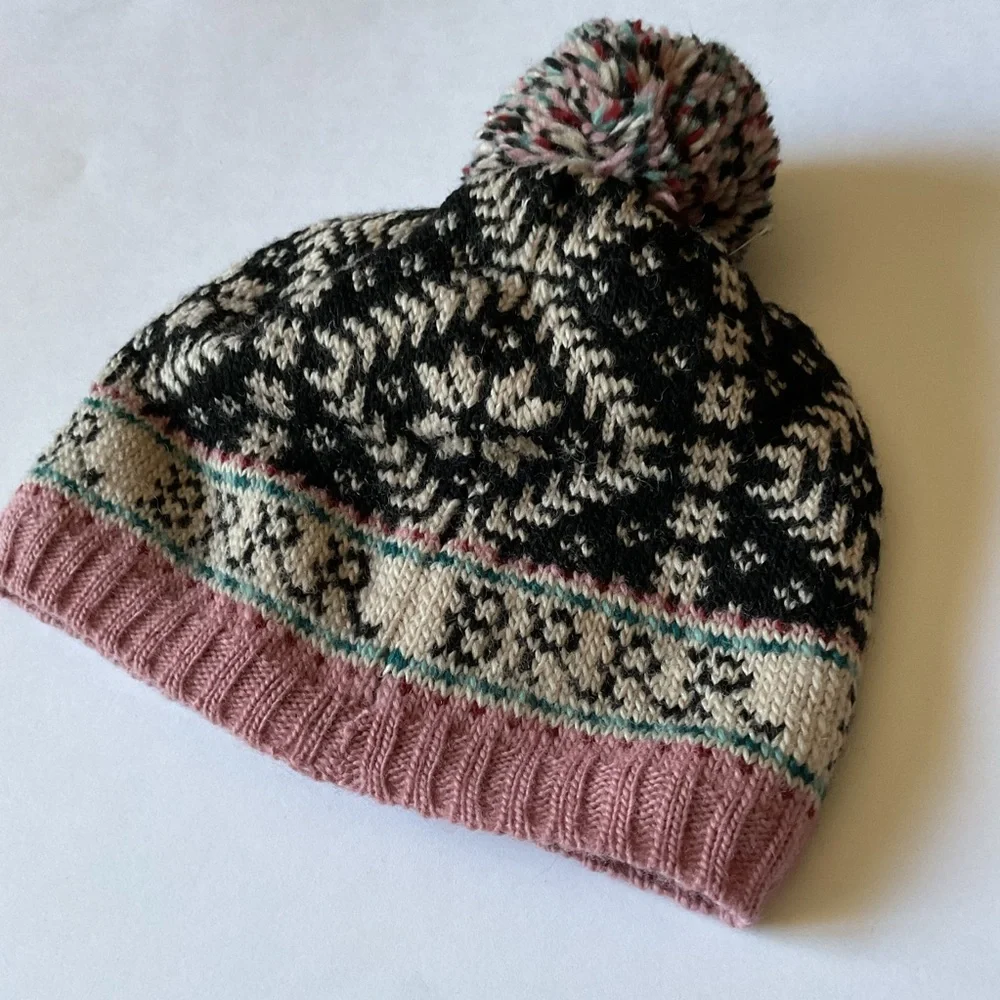 FRENCH KNOT WOOL KNIT BEANIE WITH POM FLEECE LINED PINK BLACK NWOT